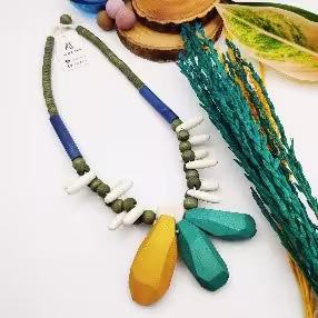 Multicolor Wood Pendant Necklace