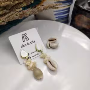 Cream Shell Drop Earrings