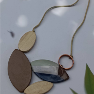 Pebble Layer Wood Necklace