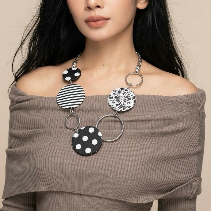 Monochrome Pattern Necklace - Image 4