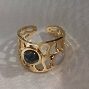 Gold Openwork Stone Ring