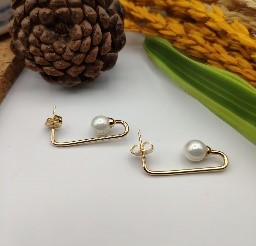 Gold Pearl Curve Earrings