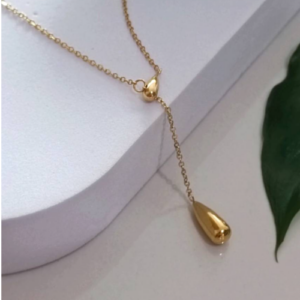 Gold Leaf Pendant Necklace