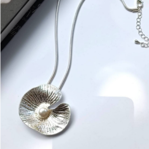 Silver Hammered Disc Pearl Necklace