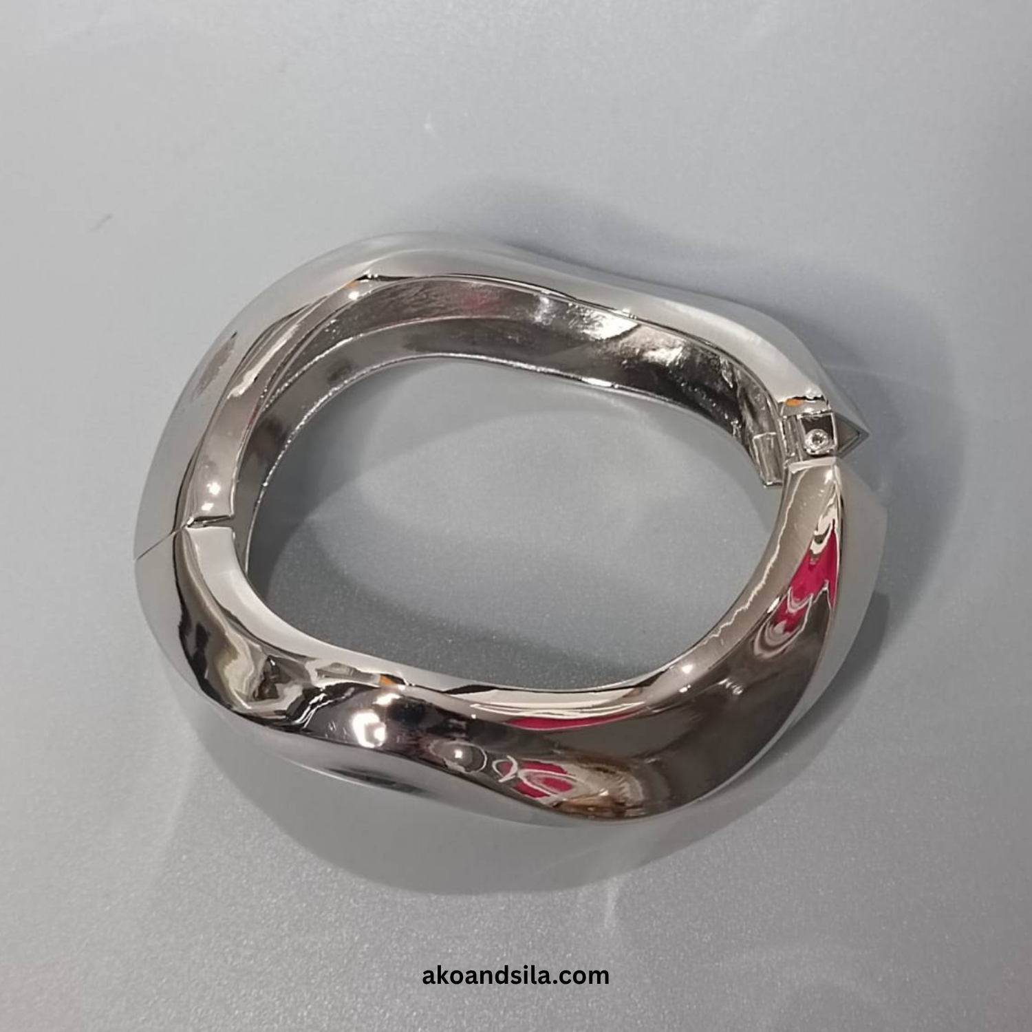 Silver Rounded Link Bracelet - Image 5