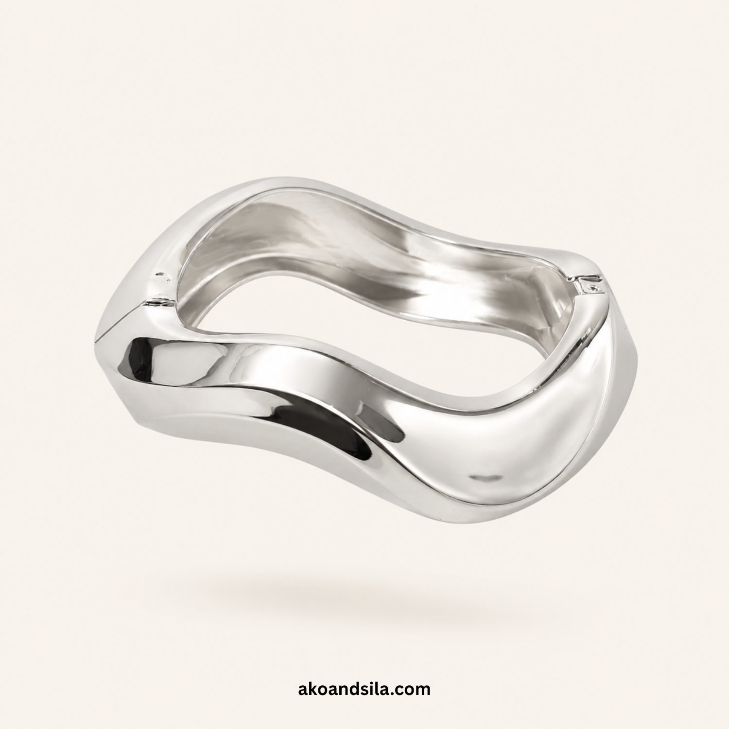 Silver Rounded Link Bracelet - Image 3