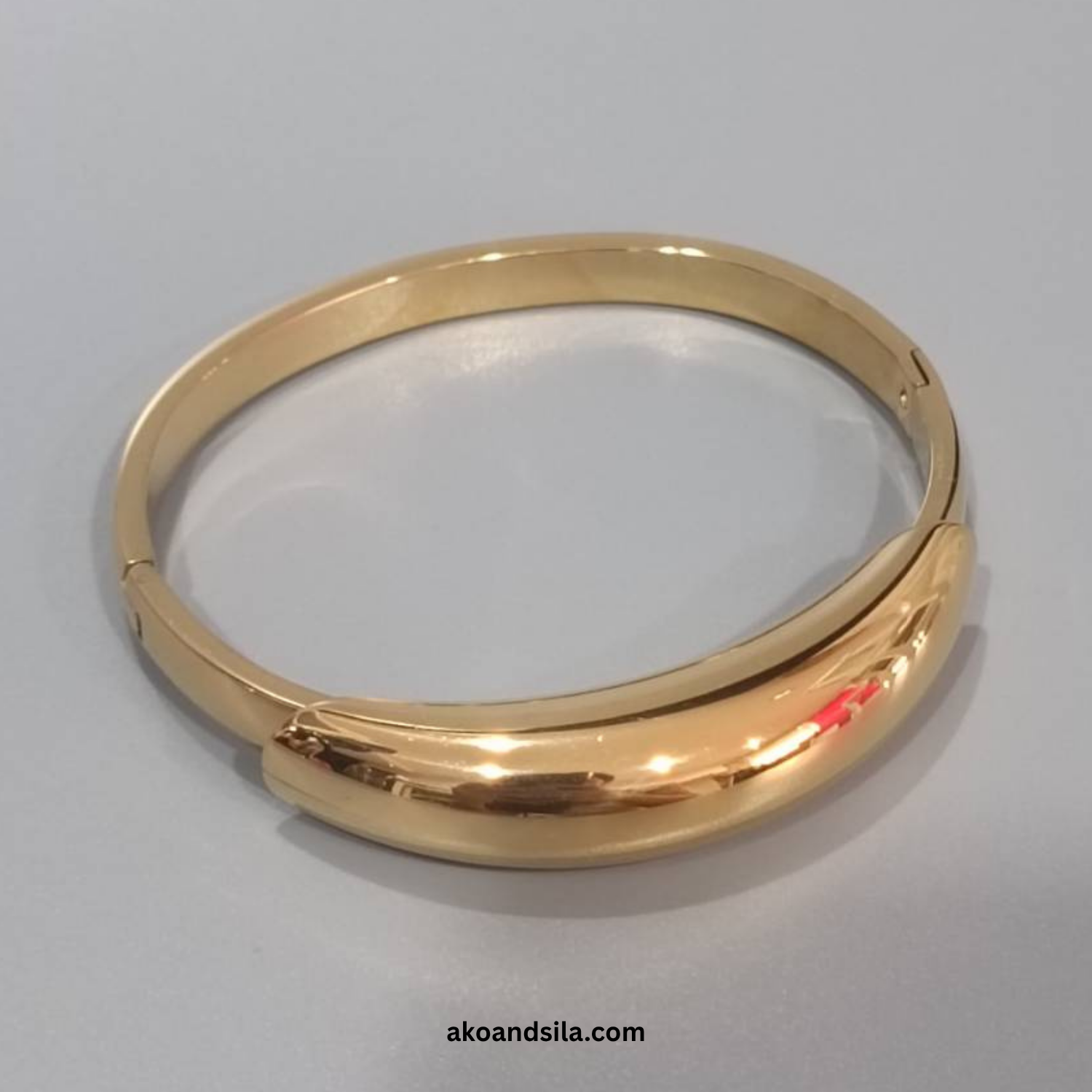 Golden Sleek Bangle Bracelet - Image 5