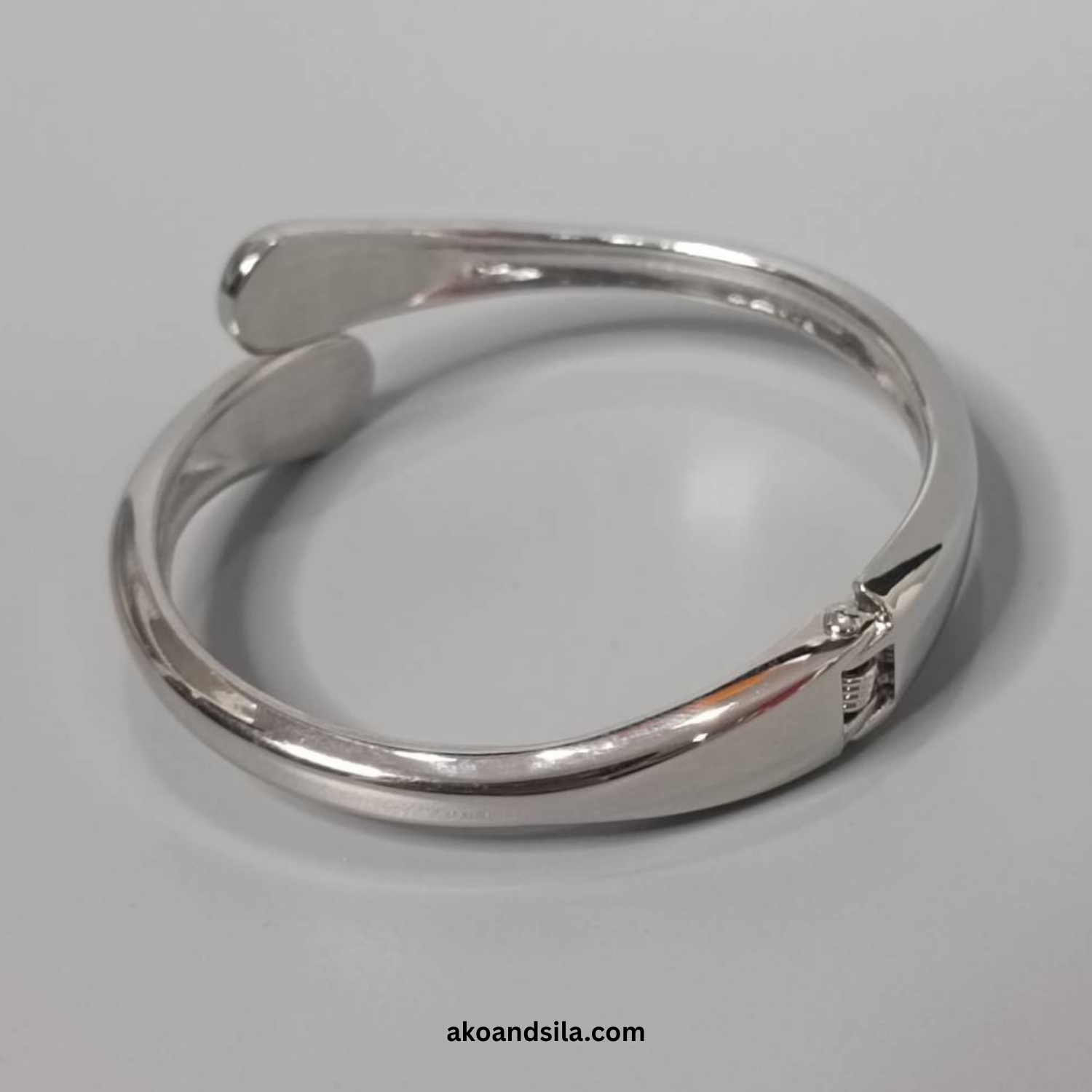 Golden Hook Bangle Bracelet - Image 5
