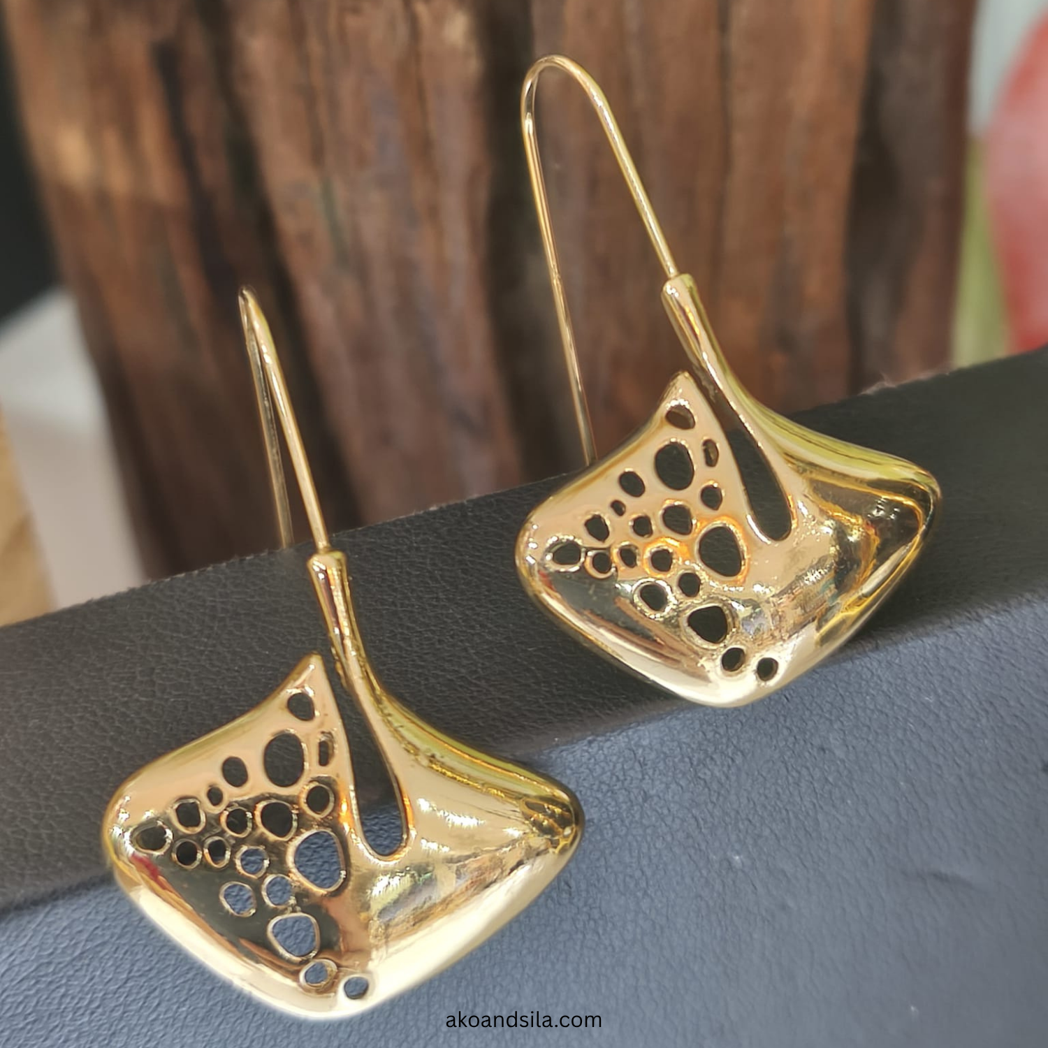 Golden Crystal Pyramid Drop Earrings - Image 4
