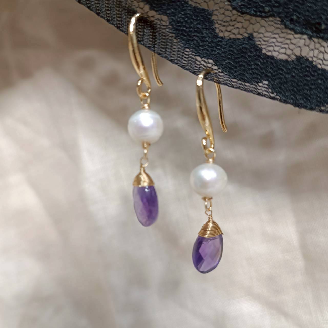Pearl In Dark Orchid Earrings - Image 4