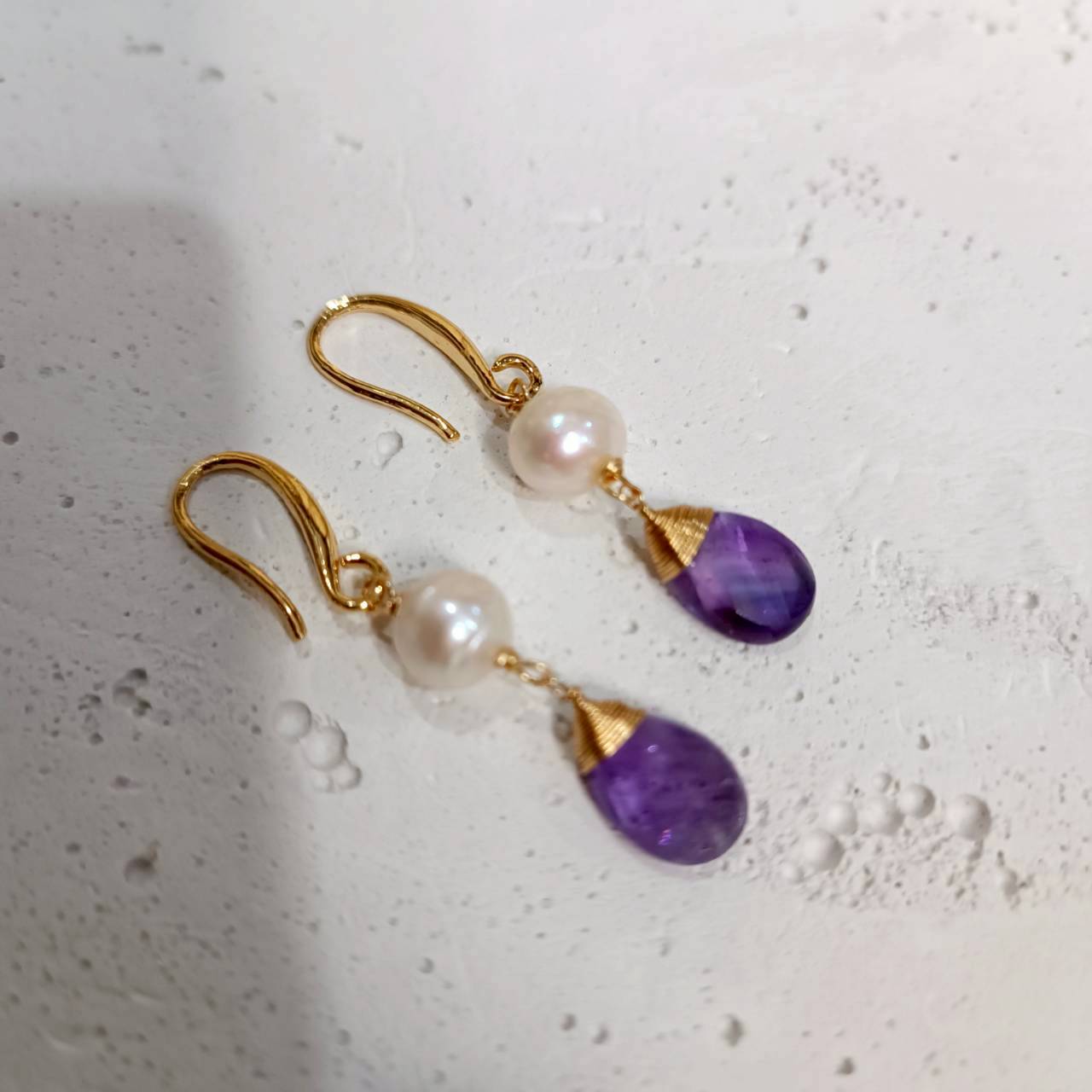 Pearl In Dark Orchid Earrings - Image 3