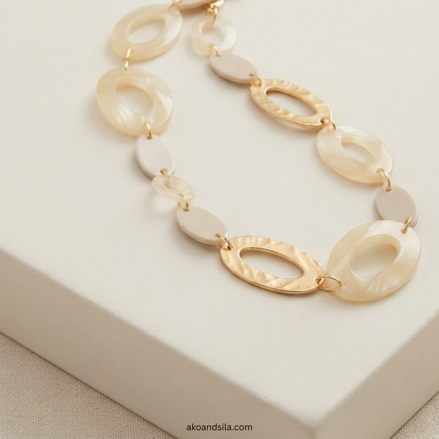 Neutral Acrylic Link Necklace - Image 4
