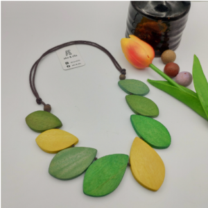 Green Petal Wood Necklace
