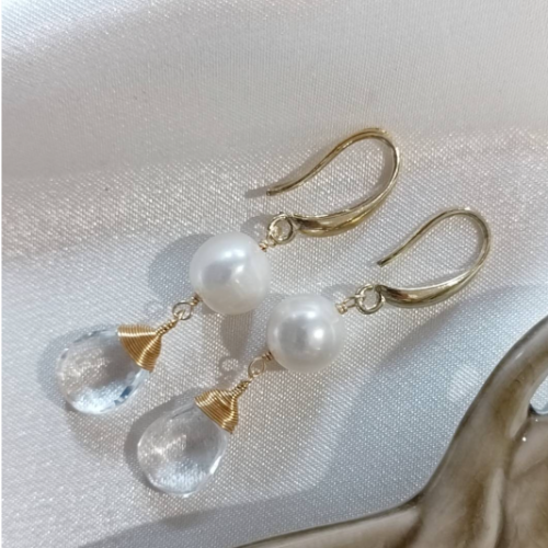 Pearl In Glacier Light Earrings