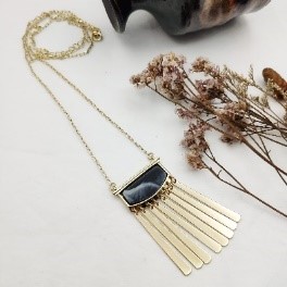 Black Stone Fan Pendant Necklace