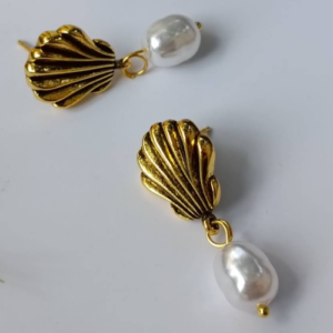 Golden Shell Pearl Earrings