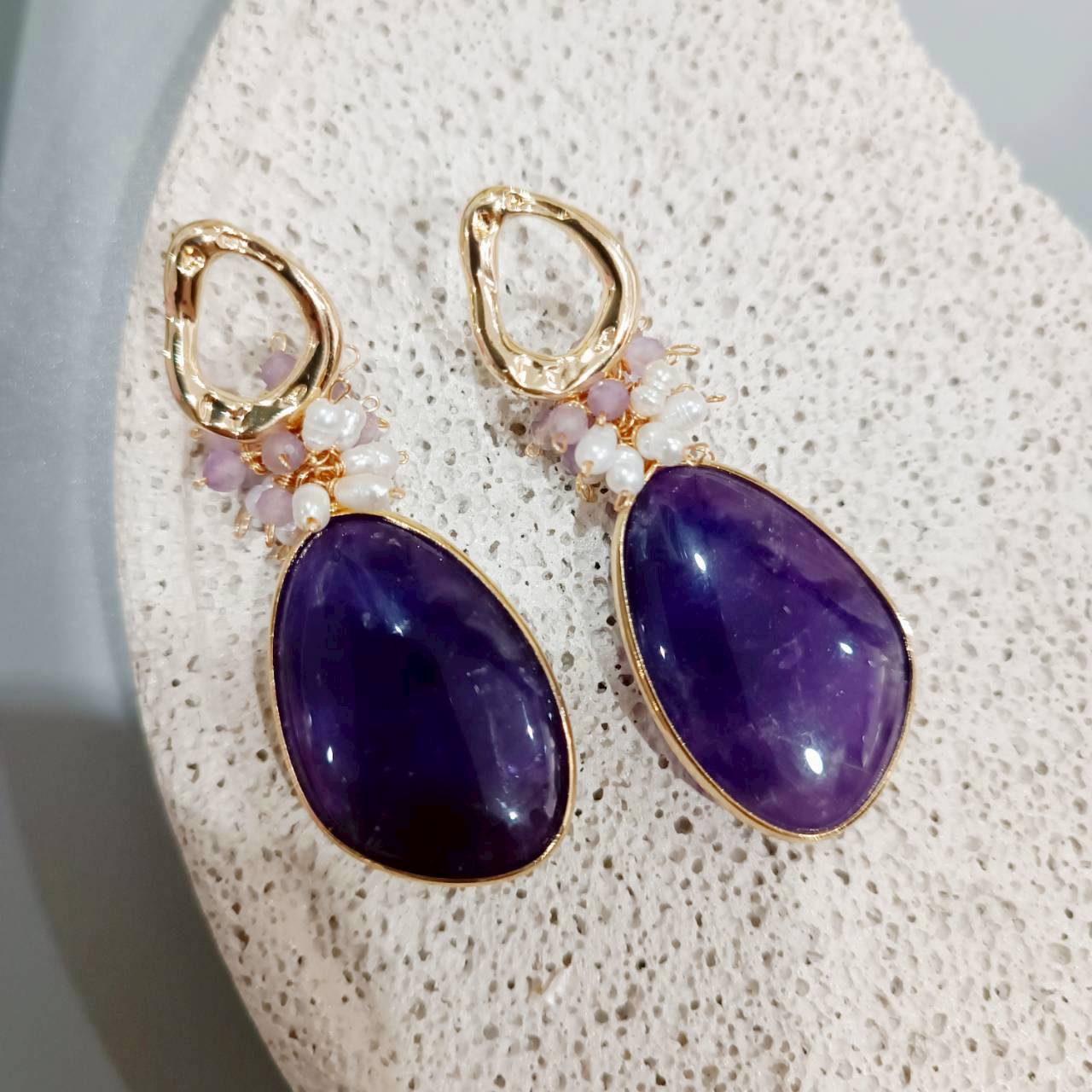 Clam Mind Amethyst Drops Earrings - Image 5