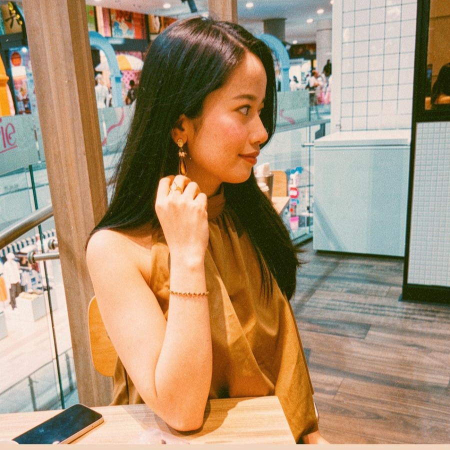 Golden Drive Dangle Earrings - Image 2